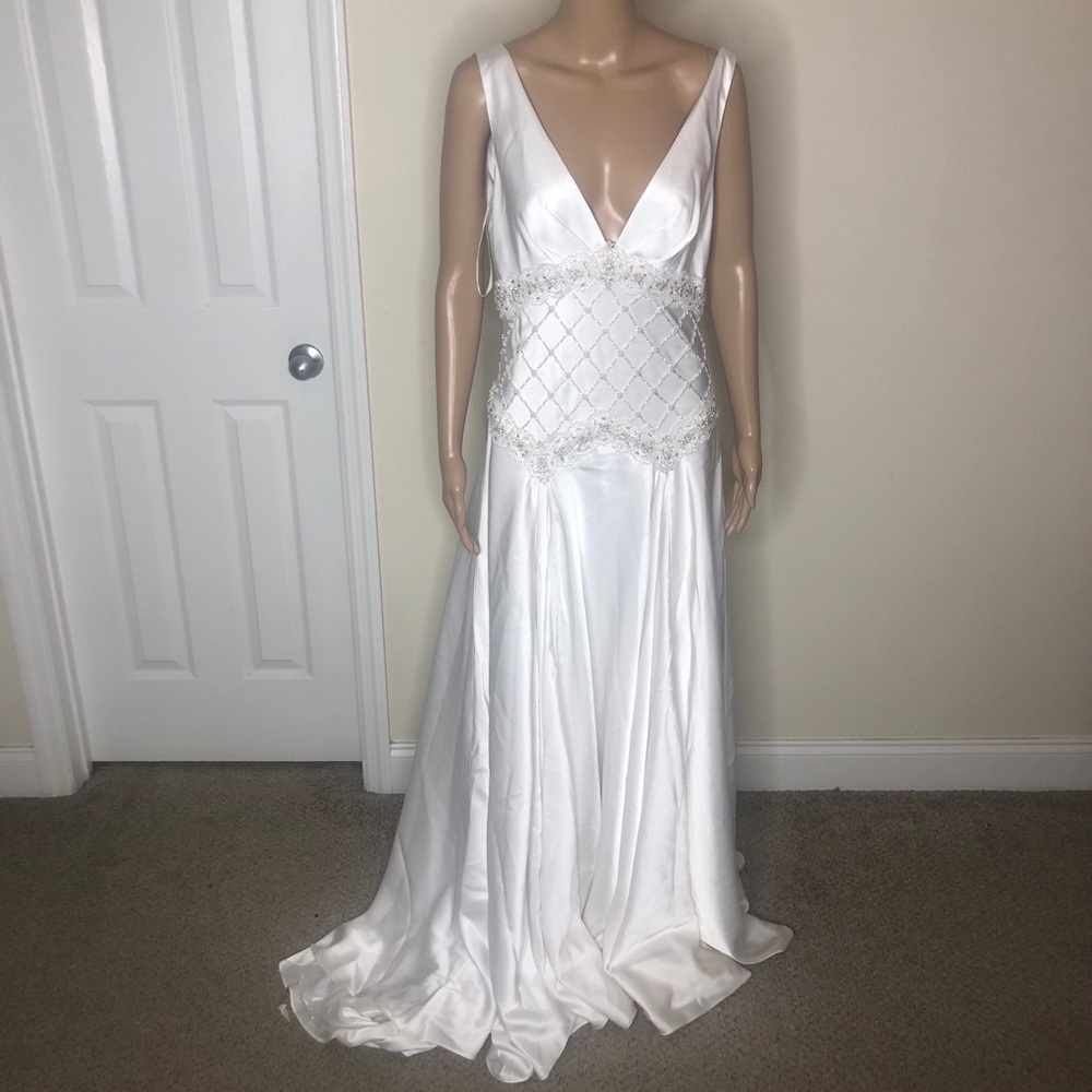 Jenny Packham Wedding Dress Size 10 Color White!